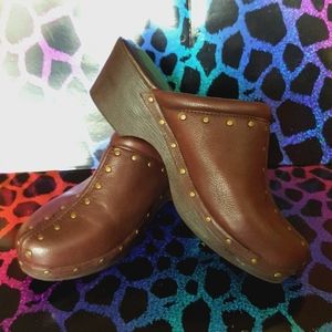 Fitzwell gel cushioned clogs leather brown